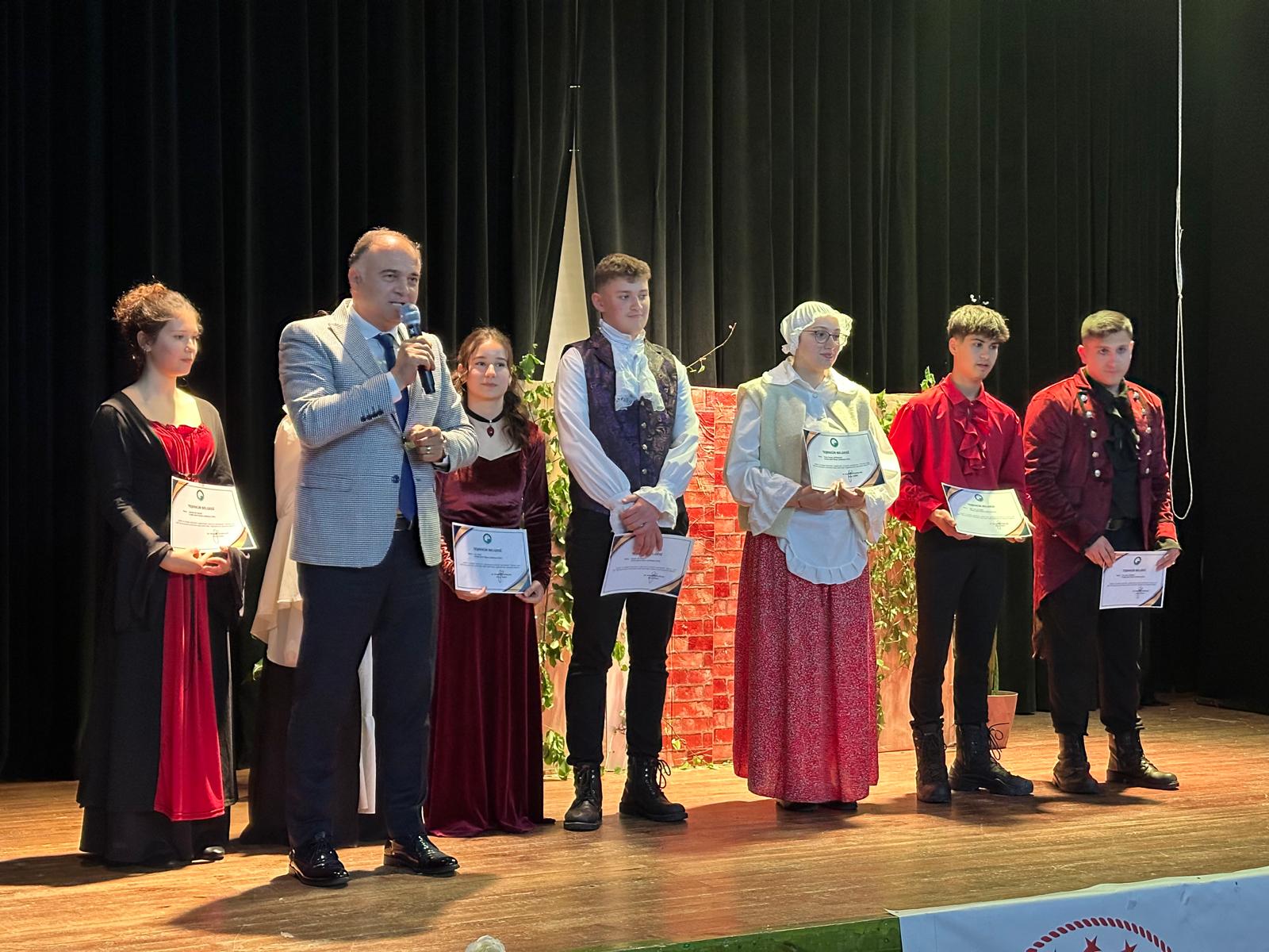 Shakespeare’in “Romeo ve Juliet”i Sinop’ta İngilizce olarak sahnelendi-6