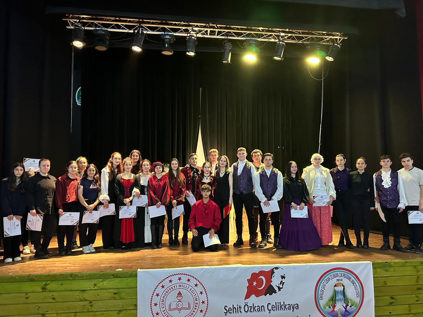 Shakespeare’in “Romeo ve Juliet”i Sinop’ta İngilizce olarak sahnelendi-3