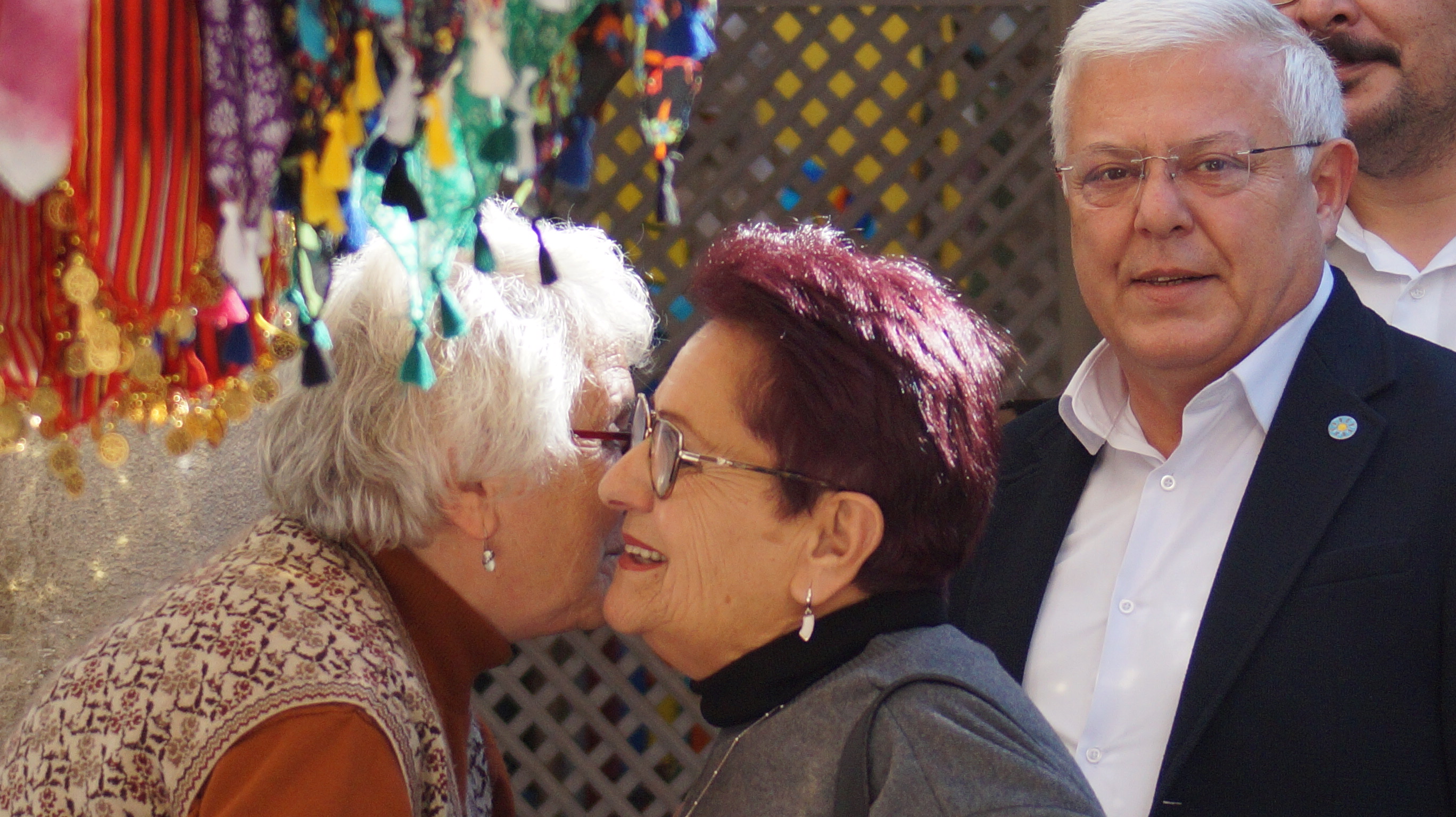 İYİ Parti Sinop'tan tarihi medrese esnafına destek-1