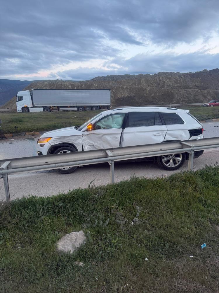 Cip ile otomobil çarpıştı: 1 yaralı-2