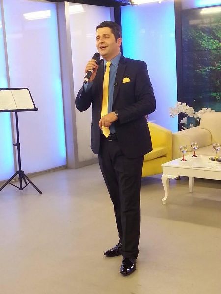 Sinoplu sanatçı dur durak bilmiyor