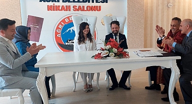 Ağrı Belediye Başkanı Karadoğan, ilk defa nikah kıydı