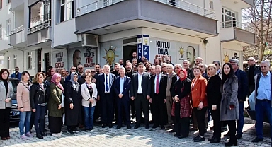 AK PARTİDE SİYASETİN BAYRAM HEYECANI