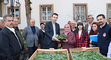 ERFELEK KAYMAKAMI MUSTAFA DÜZGÜN FİDE DAĞITIMI ETKİNLİĞİNE KATILDI