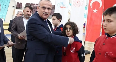 Okul Sporları Hentbol Küçükler Grup Müsabakaları sona erdi