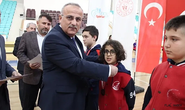 Okul Sporları Hentbol Küçükler Grup Müsabakaları sona erdi