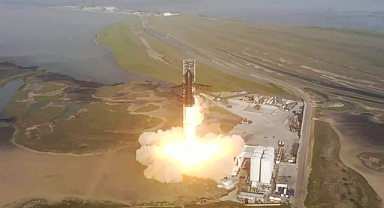 SpaceX'in Starship roketi kalkıştan 4 dakika sonrası patladı