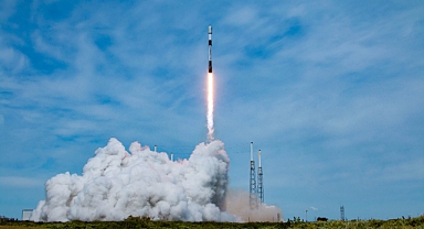 SpaceX, uzaya 21 adet 2'nci nesil Starlink uydusu fırlattı