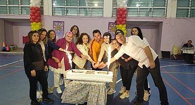 ZÜBEYDE HANIM ANAOKULU ÖĞRENCİLERİNDEN 23 NİSAN KUTLAMASI