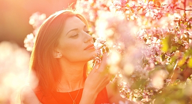 Bahar aylarında göz alerjisine dikkat