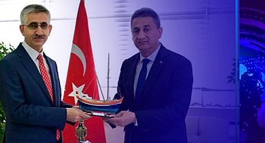 BAKAN YARDIMCISI YILMAZ, VALİ KARAÖMEROĞLU’NU ZİYARET ETTİ