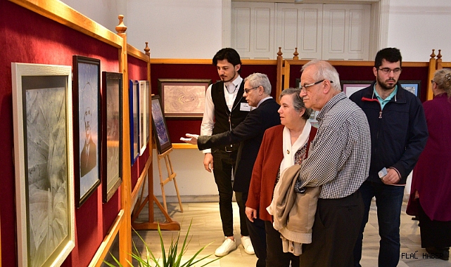 Ebru Ustası ve öğrencilerinden 'Ebru' sergisi