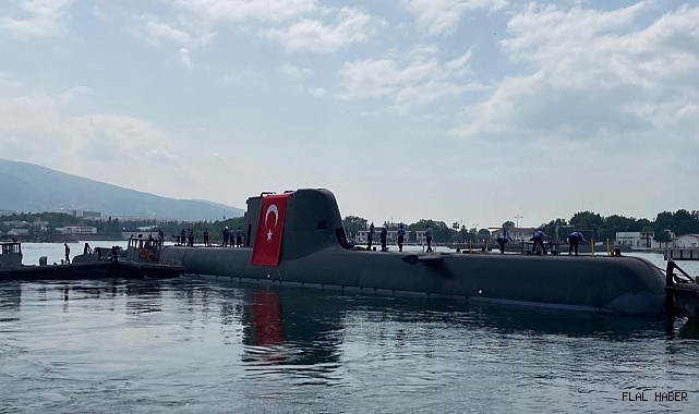 MSB: "Yeni tip denizaltı projesinin ikinci gemisi Hızırreis suya indirildi."
