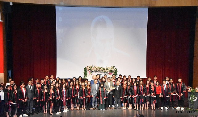 Sinop Fen Lisesi'nde mezuniyet coşkusu