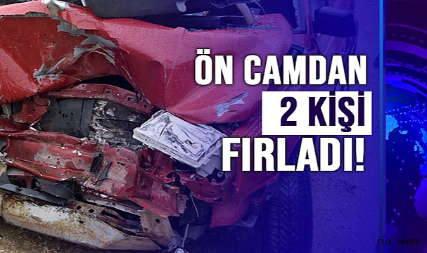Sinop'ta otomobil traktörle çarpıştı: 2 yaralı