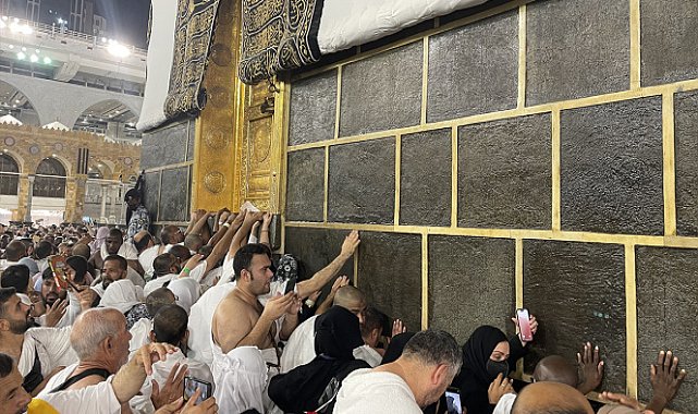 Beytullah&#039;a yüz sürmek hacıların en büyük hayali