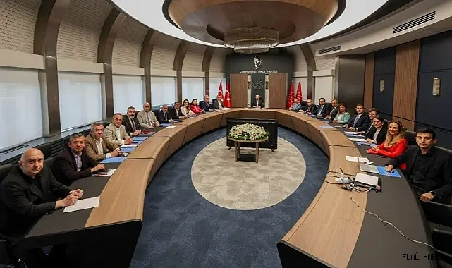CHP'de MYK üyeleri istifasını sundu