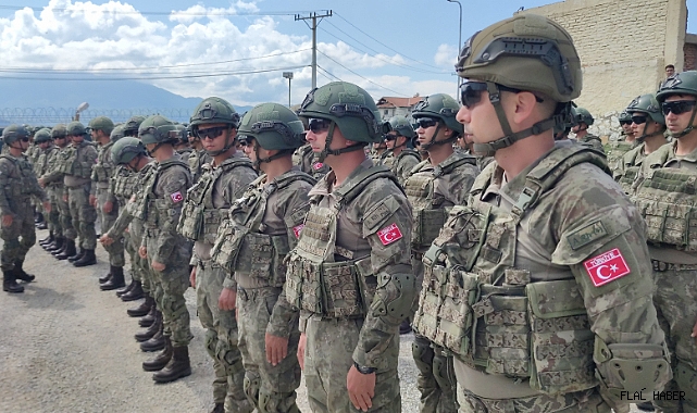 NATO'nun talebi üzerine Türk komandolar Kosova'ya geldi