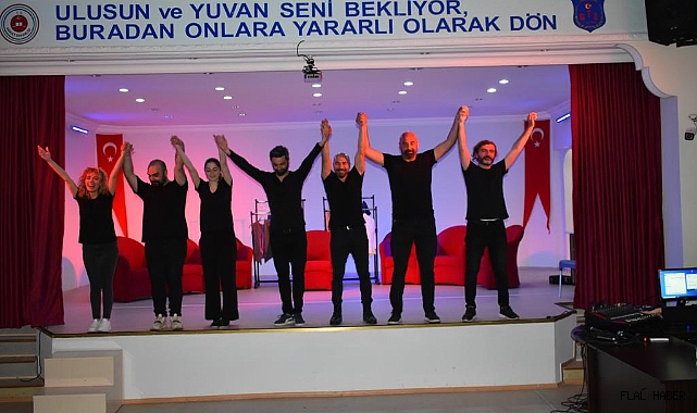 OLAY YERİ CEZAEVİNDE SAHNE ALDI