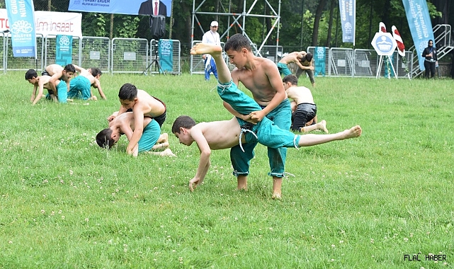 SİNOPLU PEHLİVANLAR BURSA’DA TER DÖKTÜ