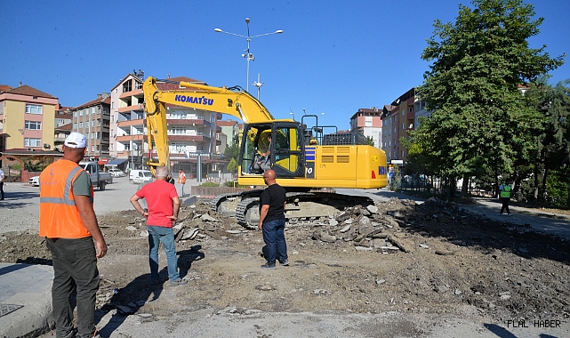 ALTYAPI ÇALIŞMALARI KAPSAMINDA BOZULAN CADDE VE SOKAKLAR ONARILIYOR