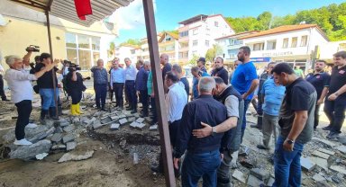 Bakan Yerlikaya, Çaycuma'da sel felaketini inceledi
