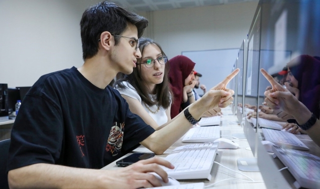 BARÜ 7 yılda 4 bin 590 basamak yükseldi