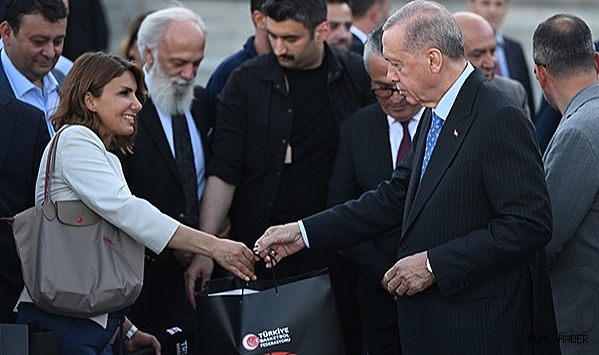 Cumhurbaşkanı Erdoğan, Basketbol Gelişim Merkezi şantiyesinde incelemelerde bulundu