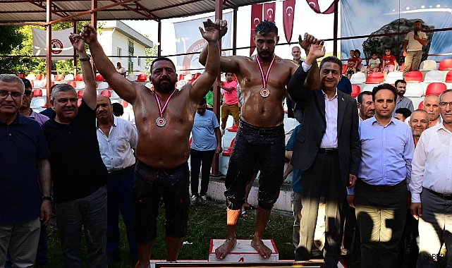 BAŞPEHLİVAN TAŞ'A ALTIN KEMER