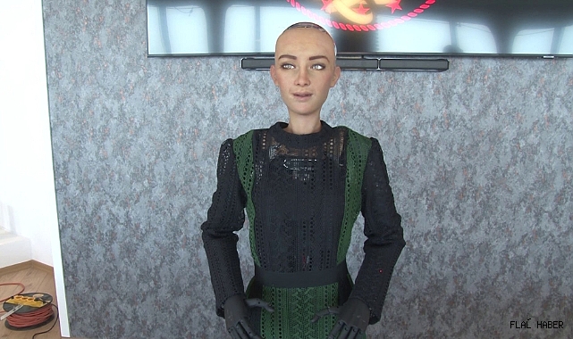 İnsana En Çok Benzeyen Robot Sophia, Çamlıca Kulesi’nde Radyo Yayını Yapacak