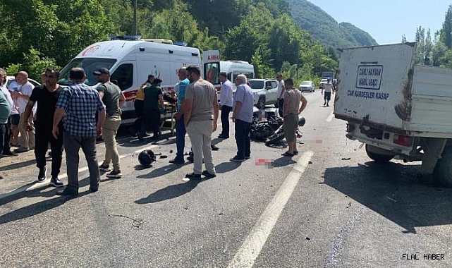 Kamyonetle çarpışan motosiklet sürücüsü yaralandı