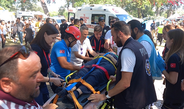 Kırkpınar'da Korkutan Anlar: Devrilen Ağacın Altında Kalan 2 Kişi Yaralandı