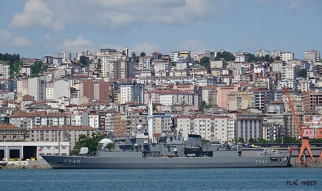 TCG YAVUZ Askeri Gemisi Samsun’da Ziyaretçilerini Ağırlıyor
