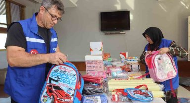 Birinci sınıfların çanta ve kırtasiyesi belediyeden