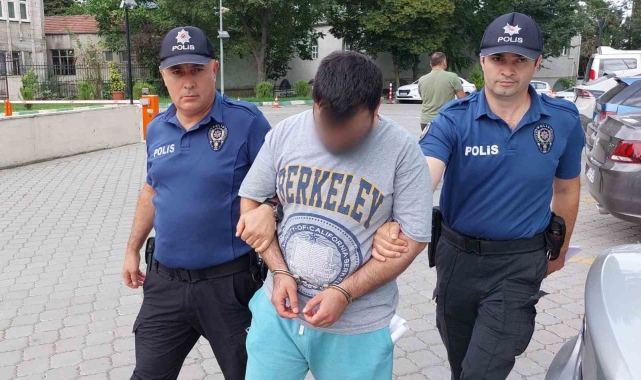 Canı sıkılınca gittiği AVM'deki kuyumcudan 21 bin 500 liralık yüzük çaldı