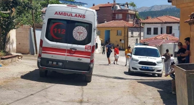 Cinnet getiren şahıs eşi ve 4 yaşındaki çocuğunu öldürdü