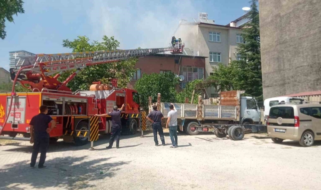 Elazığ'da çatı katı yangını korkuttu