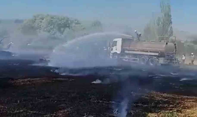 Fabrikada çıkan yangın araziye sıçradı