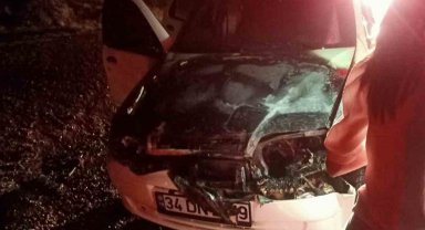 Kastamonu'da motor kısmından alev alan araç kullanılmaz hale geldi