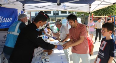 Küçükçekmece'de 30 bin porsiyon aşure ikramı