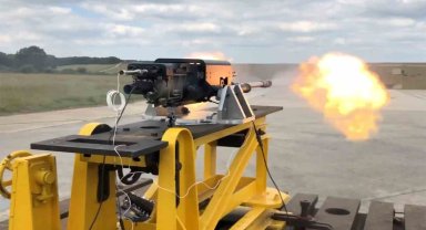 'Mermiyi bile ithal eden Türkiye şimdi dünyaya uçaksavar ve top ihraç ediyor'