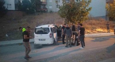 Polis otosu ile pikap çarpıştı: 2'si polis 3 kişi yaralandı
