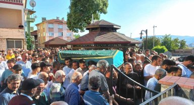 Pompalı tüfekle vurulan genç toprağa verildi