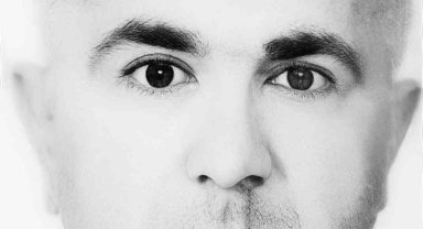 Sandalyeden düşen kişi hayatını kaybetti