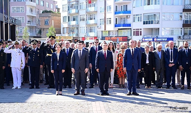 SİNOP’TA ZAFER BAYRAMI ÇELENK SUNMA İLE BAŞLADI