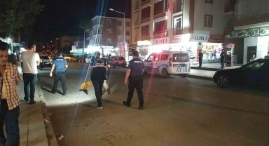 Sokak ortasında silahlı kavga