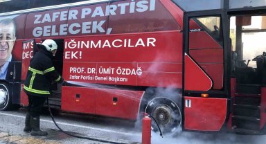 Ümit Özdağ'ın seçim otobüsünde korkutan yangın