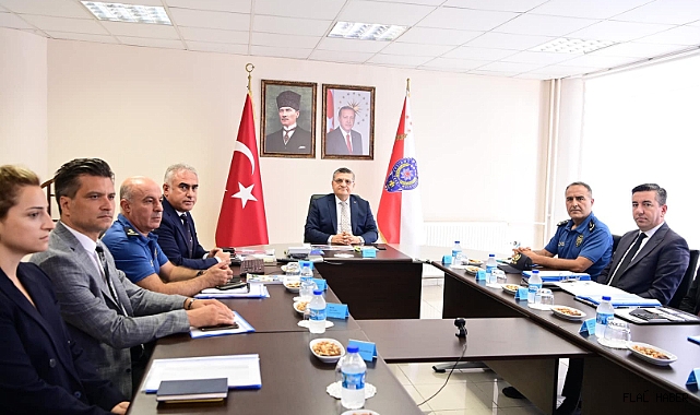 VALİ DR. ÖZARSLAN’DAN İL EMNİYET MÜDÜRLÜĞÜ’NE ZİYARET