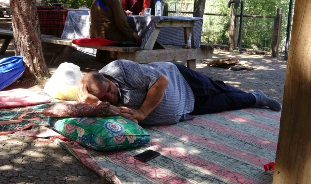 Yozgat'ta sıcak hava vatandaşı bunalttı