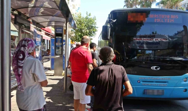 Antalyalı yaşlılar ücretiz taşımadan memnun